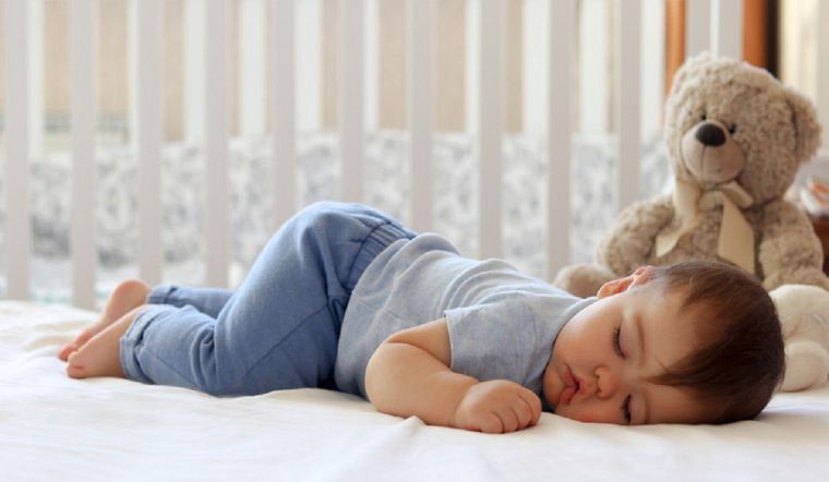 Tập cho bé ngủ một mình có khó không? Một số mẹo ba mẹ nên áp dụng
