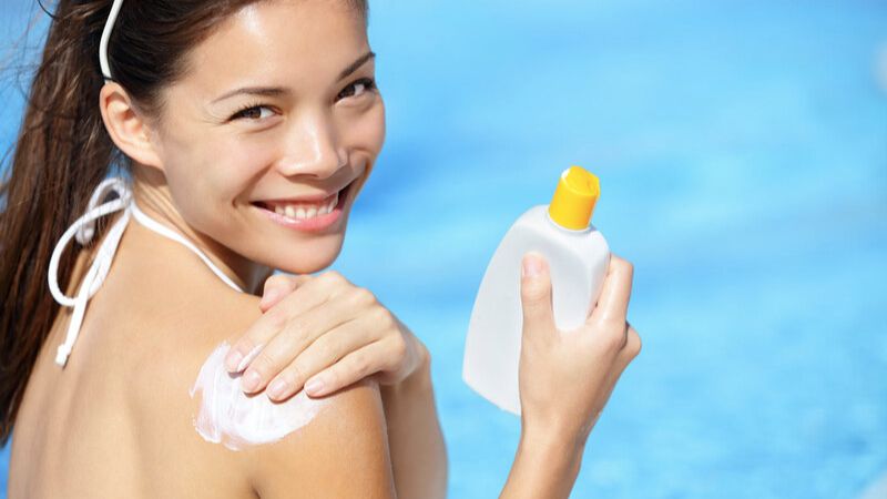 Chuyên gia hướng dẫn cách bảo vệ da và tóc khi đi bơi mùa hè