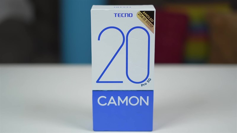 Hộp đựng của Tecno Camon 20 Pro có thiết kế quen thuộc.