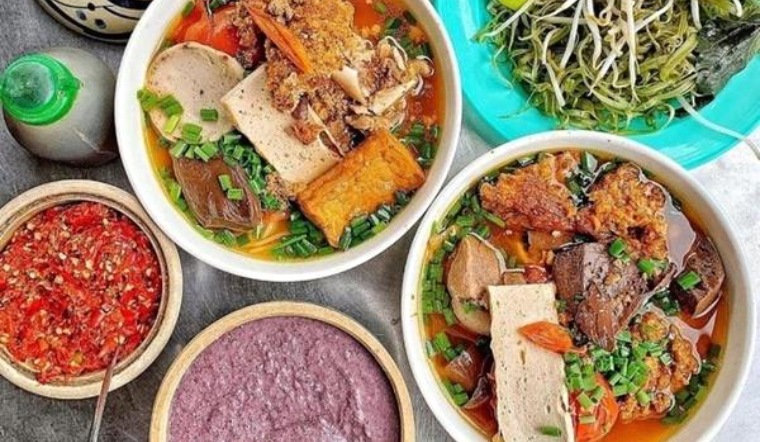 1 tô bún riêu có bao nhiêu calo? Ăn bún riêu có béo không?