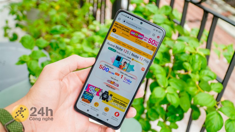 Redmi Note 12 Pro cho trải nghiệm sử dụng chưa được mượt mà lắm