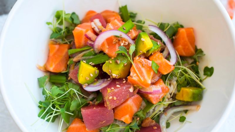 How to make delicious, nutritious salmon salad for a weekend meal