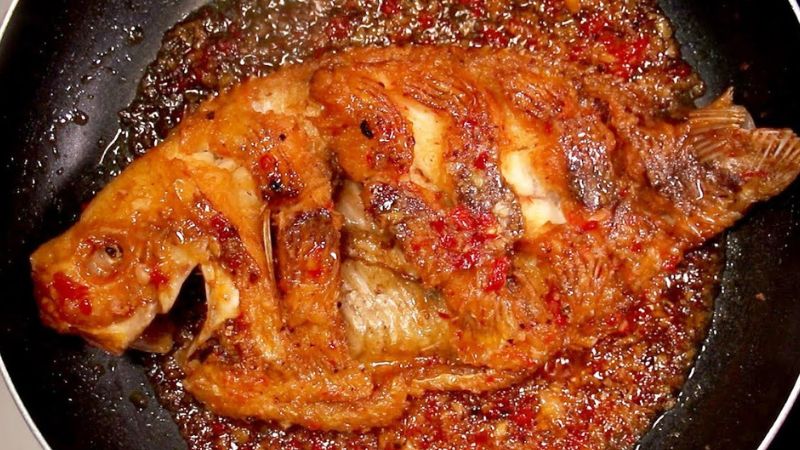 How to make red catfish with spicy spicy sauce, eat very well