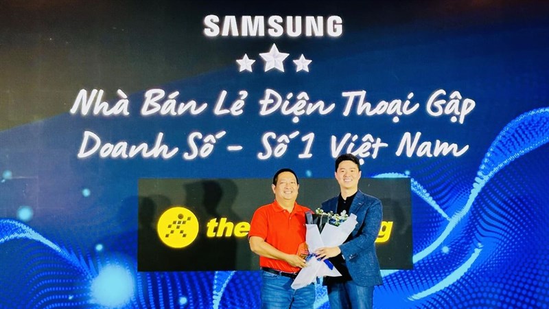 Samsung công nhận Thế Giới Di Động là nhà bán lẻ điện thoại gập số 1 Việt Nam Samsung công nhận Thế Giới Di Động là nhà bán lẻ điện thoại gập số 1 Việt Nam