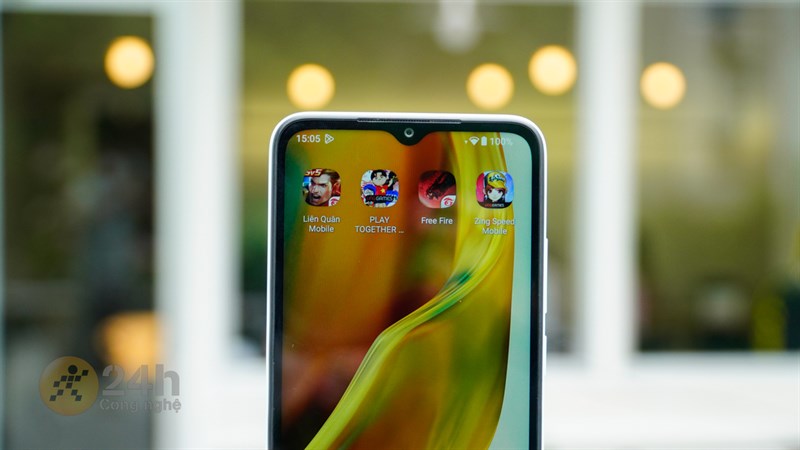 Sử dụng Redmi A2+ để thử nghiệm test pin bằng cách chơi liên tục 4 tựa game. Sử dụng Redmi A2+ để thử nghiệm test pin bằng cách chơi liên tục 4 tựa game.