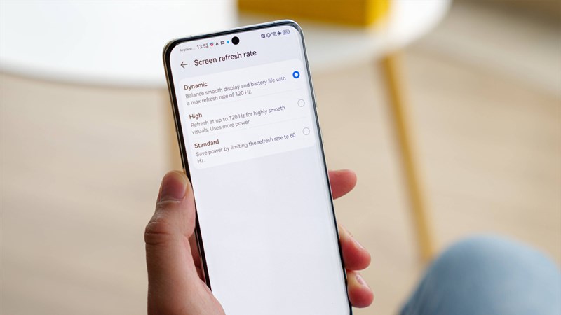 Huawei P60 Pro hỗ trợ tần số quét 120 Hz và cho phép tùy chỉnh linh hoạt trong phần Cài đặt