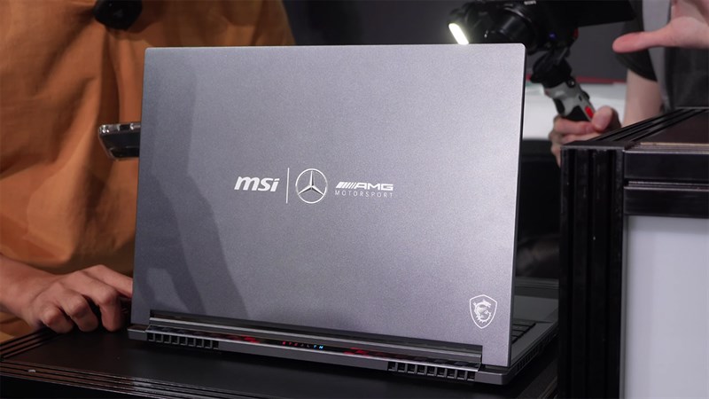 MSI Stealth 16 Mercedes-AMG là một chiếc laptop rất ấn tượng của MSI