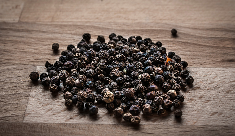 Giá tiêu hôm nay 2/6/2023: Đi ngang, dao động 72.500 - 75.500 đồng/kg