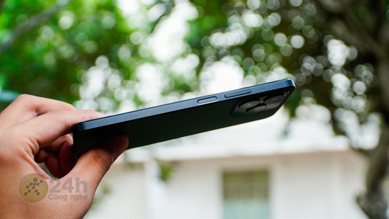 Cạnh trái của realme C53.