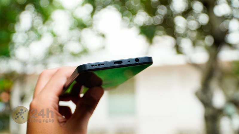 Cạnh dưới của realme C53.