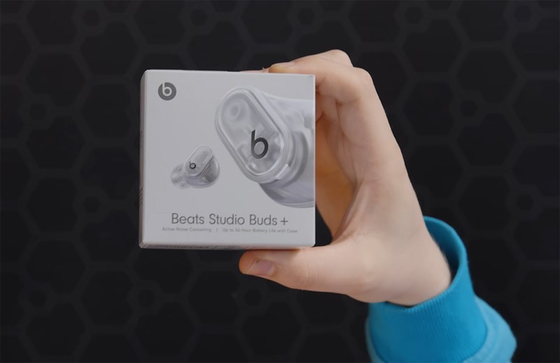 Hộp đựng Beats Studio Buds+ được thiết kế quen thuộc Hộp đựng Beats Studio Buds+ được thiết kế quen thuộc