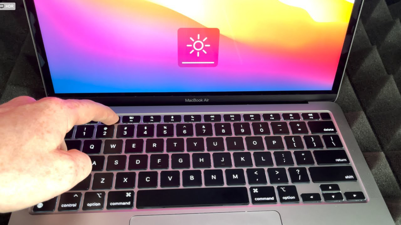 Tùy chọn tăng giảm độ sáng màn hình MacBook trong Control Center