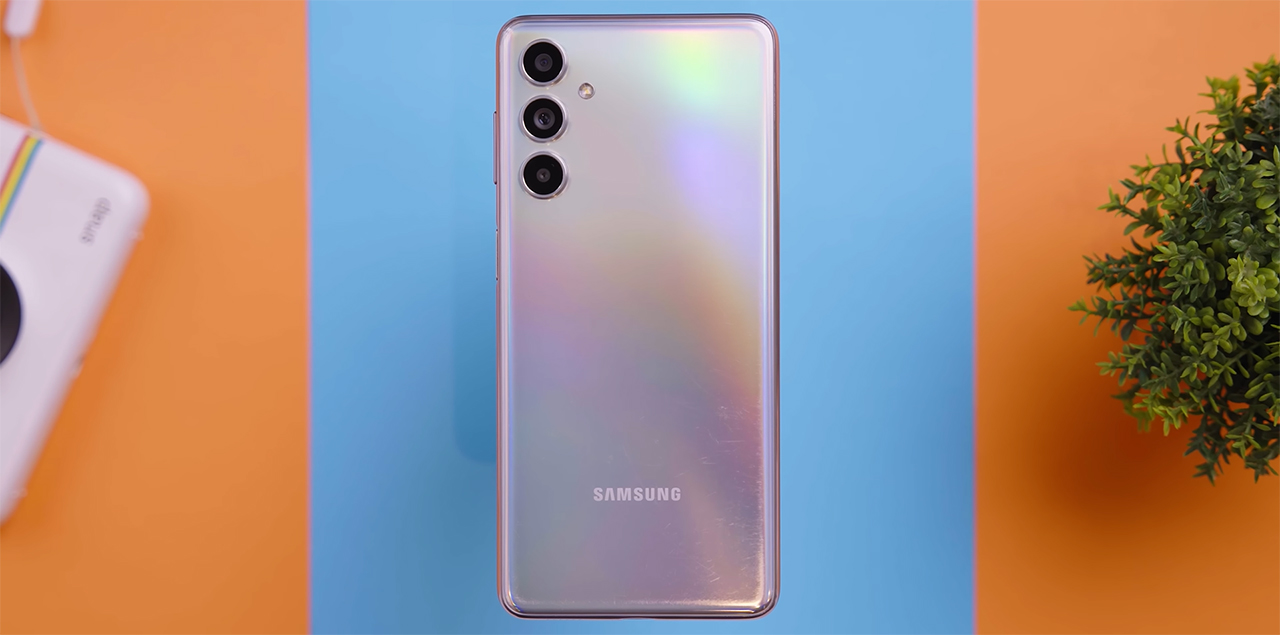 Galaxy F55 5G có thể sẽ dùng chip Snapdragon 870 