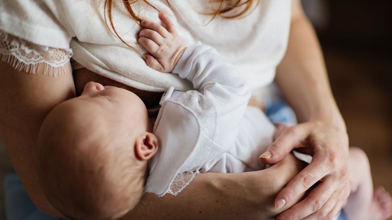 Sữa từ mẹ khác có thể chứa các thuốc không an toàn cho trẻ