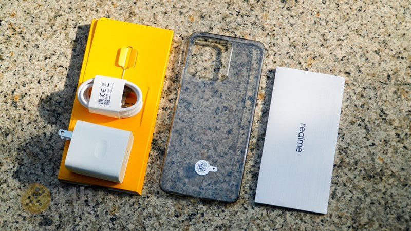 realme C53 được tặng kèm củ sạc nhanh trong hộp realme C53 được tặng kèm củ sạc nhanh trong hộp