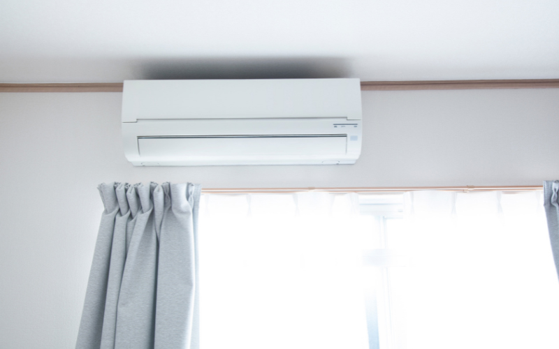 Vì sao phải lắp máy lạnh trên cao?