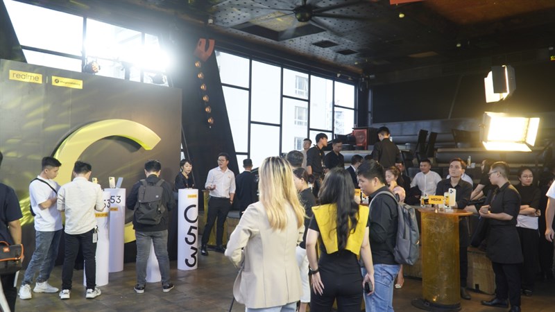 Toàn cảnh sự kiện ra mắt realme C53: Nhộn nhịp với hàng loạt phần quà hấp dẫn Toàn cảnh sự kiện ra mắt realme C53: Nhộn nhịp với hàng loạt phần quà hấp dẫn
