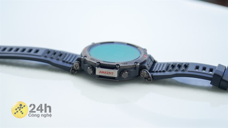 Cạnh phải của Amazfit T-Rex Ultra.