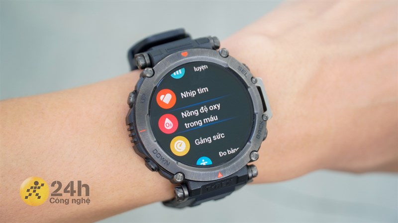 Amazfit T-Rex Ultra có khả năng theo dõi nhiều chỉ số sức khỏe.