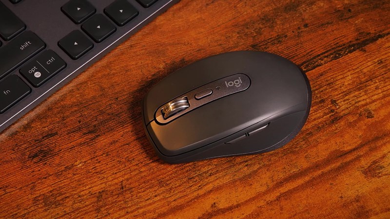 Với phần mềm Logi Options+, bạn có thể định cấu hình DPI lên tới 8.000 trên chuột Logitech MX Anywhere 3S.