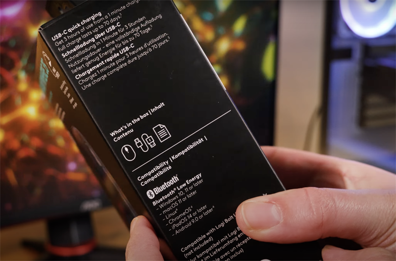 Bên trong hộp bao gồm: Logitech MX Anywhere 3S, sách hướng dẫn sử dụng và dây cáp. Nguồn: Box.co.uk.