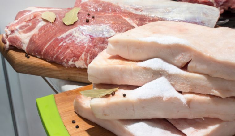 Giá thịt heo hôm nay 09/06/2023: Giảm sốc giá thịt ba rọi heo CP