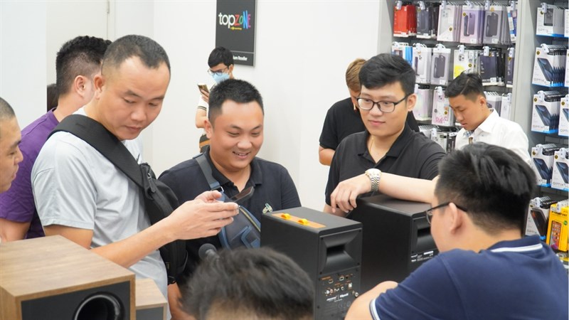 Toàn cảnh sự kiện giá tốt QUÁ tại TopZone