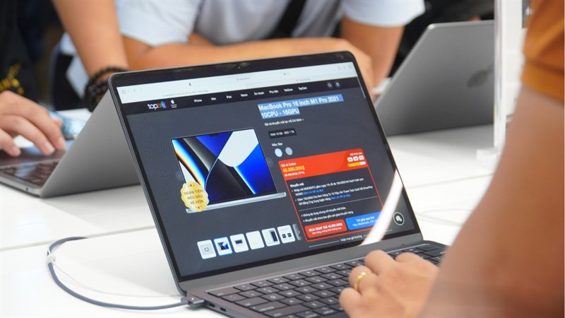 Toàn cảnh sự kiện giá tốt QUÁ tại TopZone