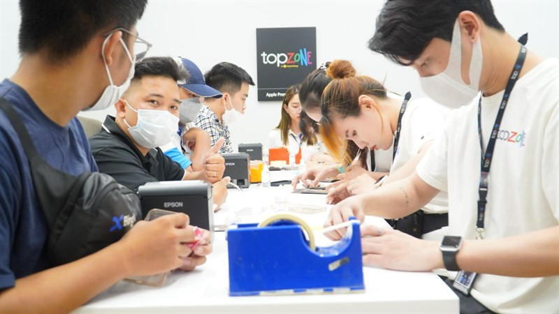 Toàn cảnh sự kiện giá tốt QUÁ tại TopZone