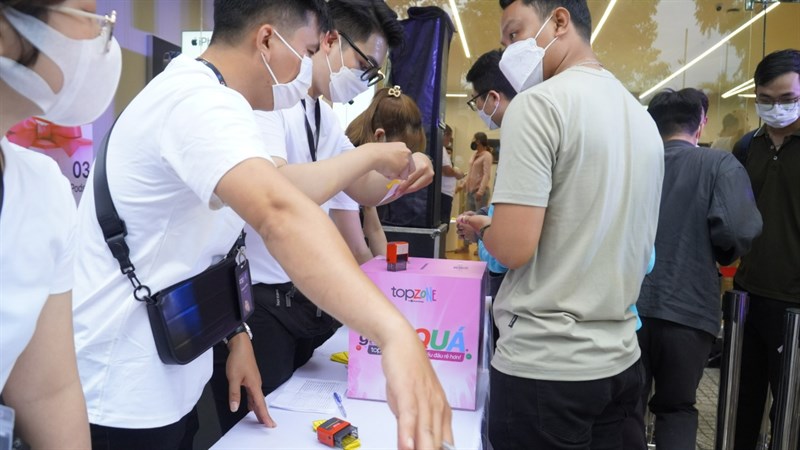 Toàn cảnh sự kiện giá tốt QUÁ tại TopZone