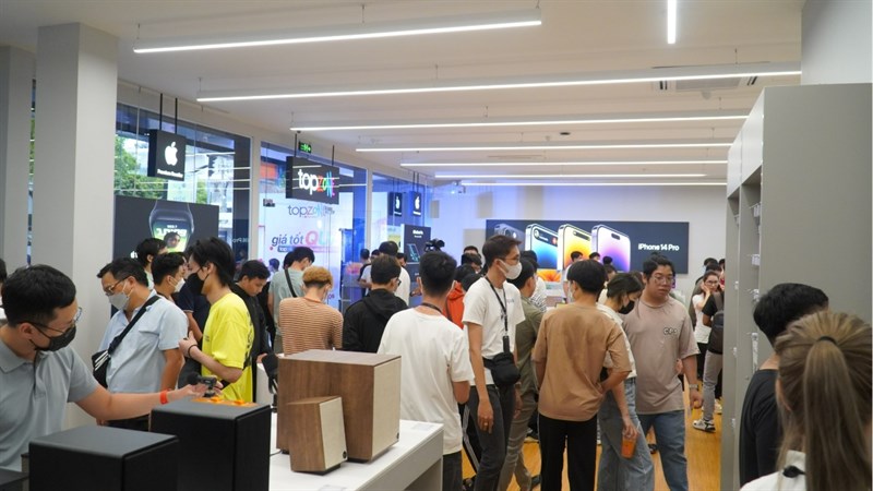 Toàn cảnh sự kiện giá tốt QUÁ tại TopZone