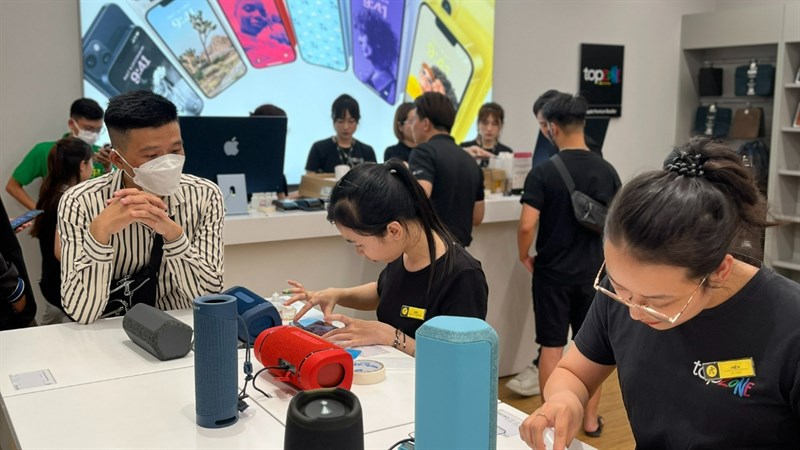 Toàn cảnh sự kiện giá tốt QUÁ tại TopZone