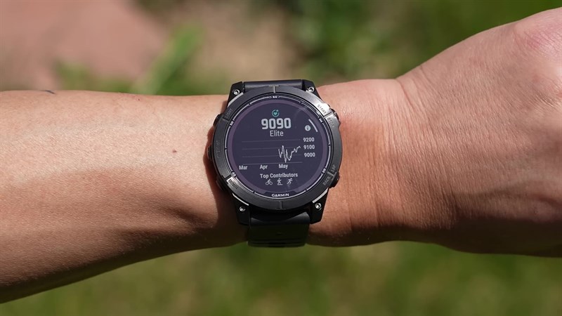 Garmin Fenix 7 PRO cũng được trang bị cảm biến nhịp tim thế hệ mới.
