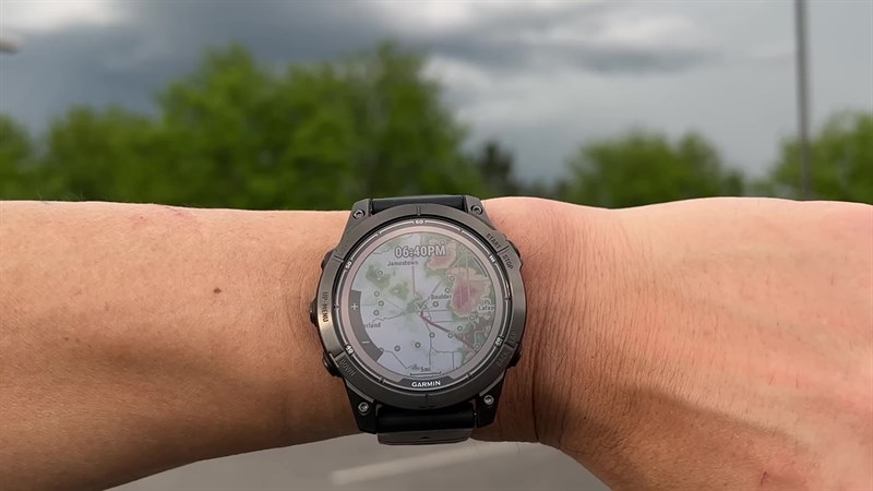 Màn hình cũng là một nâng cấp lớn của Garmin Fenix 7 PRO.