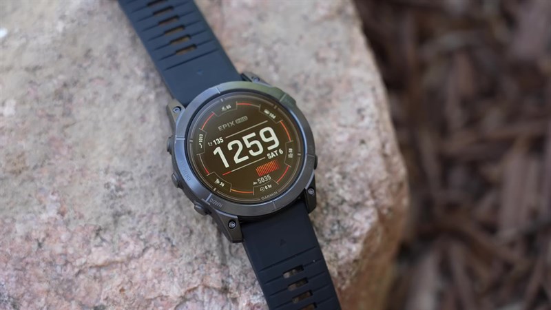 Dòng Garmin Fenix ​​7 Pro có giá khởi điểm là 799.99 USD (khoảng 18.7 triệu đồng).