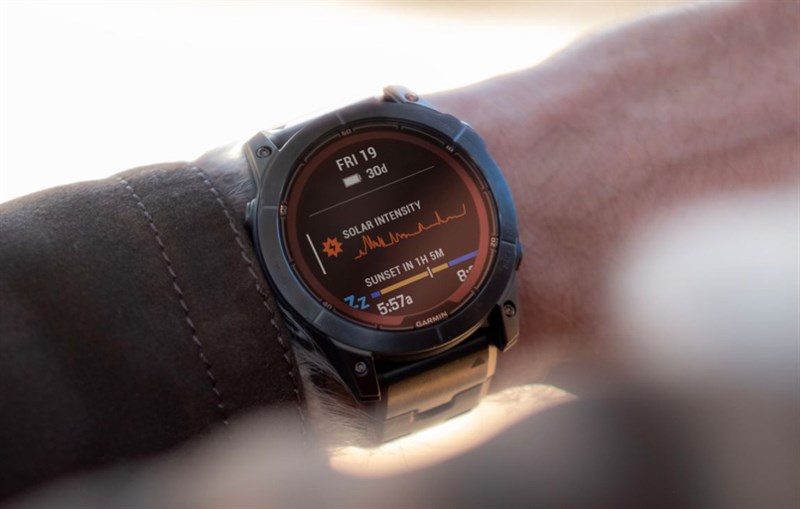 Về các tính năng phụ thì Garmin Fenix 7 Pro vẫn có khả năng kết nối với điện thoại để người dùng theo dõi các thông số tập luyện và sức khỏe chi tiết