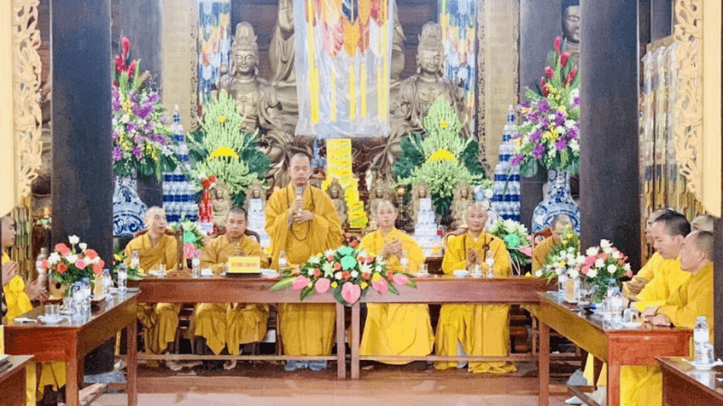 Linh Son Pagoda possesses many precious antiques