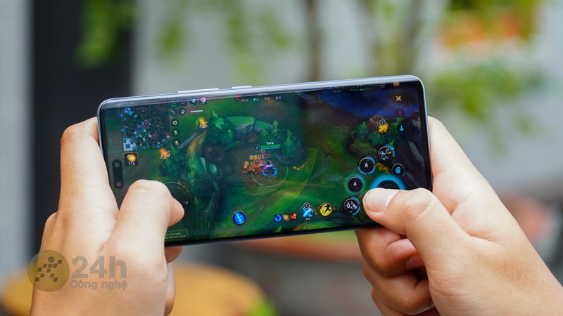 Khả năng chơi game nặng của Xiaomi 13 Lite không được tốt cho lắm Khả năng chơi game nặng của Xiaomi 13 Lite không được tốt cho lắm