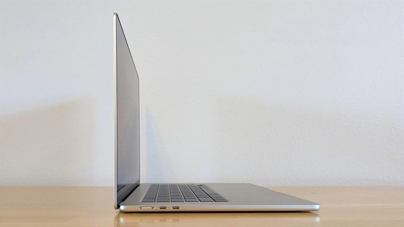 MacBook Air 15 inch có ngoại hình cực mỏng nhẹ