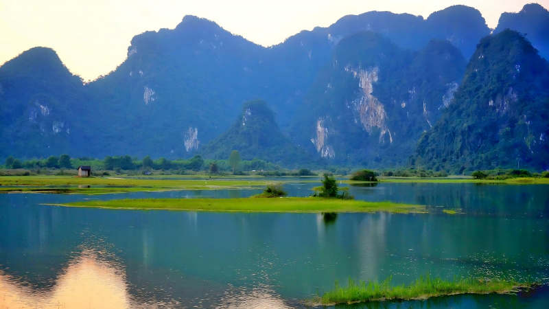 Yen Quang Lake