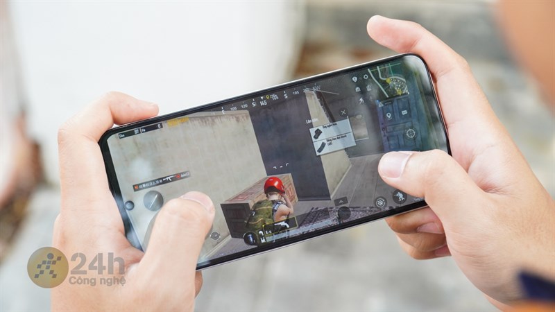 Redmi 12 chiến game tốt nhưng chưa tối ưu hoàn toàn cho màn hình lớn Redmi 12 chiến game tốt nhưng chưa tối ưu hoàn toàn cho màn hình lớn