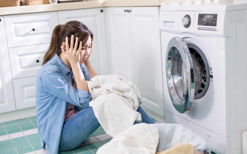 5 sai lầm thường gặp khiến quần áo giặt xong có mùi ẩm mốc