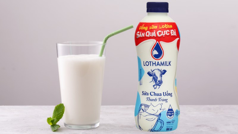 Sữa chua uống thanh trùng có đường Lothamilk chai 880ml