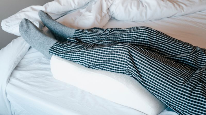 Nâng cao khu vực bị thương, bầm tím nếu có thể