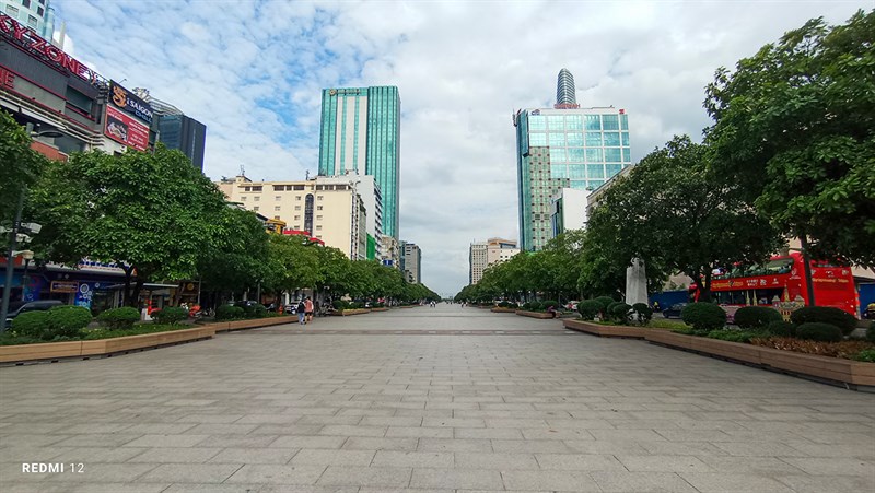 Ảnh chụp trong điều kiện đủ sáng Ảnh chụp trong điều kiện đủ sáng