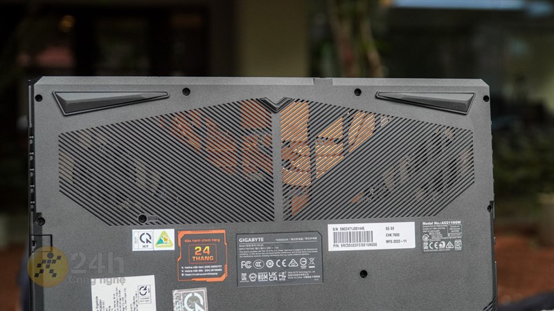 GIGABYTE G5 GE sở hữu hệ thống tản nhiệt hầm hố hơn thế hệ trước. GIGABYTE G5 GE sở hữu hệ thống tản nhiệt hầm hố hơn thế hệ trước.