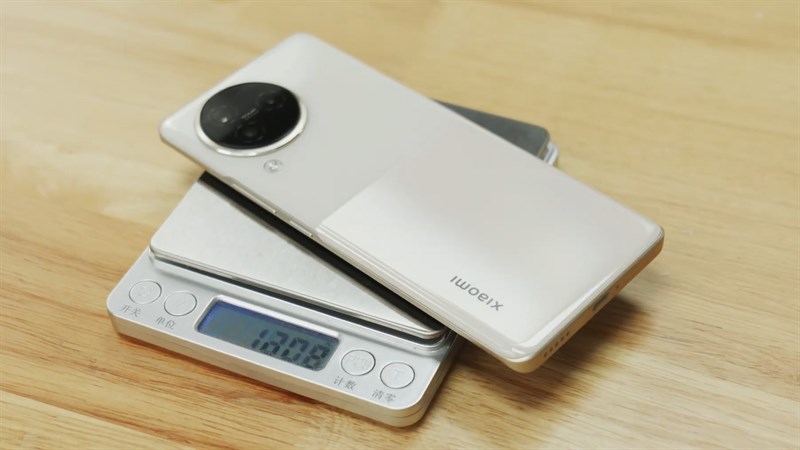 Xiaomi CIVI 3 vẫn mang trên mình thiết kế mỏng nhẹ truyền thống