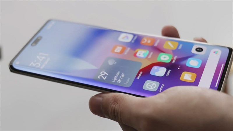 Xiaomi CIVI 3 được trang bị tối đa 16 GB RAM và tối đa 1 TB bộ nhớ trong