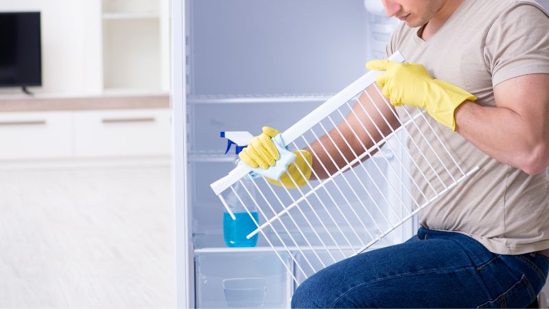 Clean the refrigerator shelves