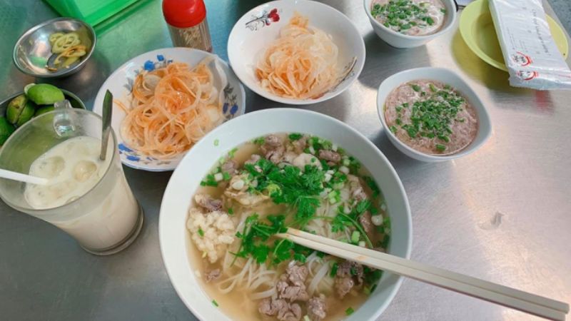 Món phở của quán